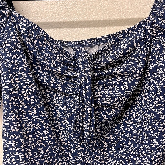 Flare sleeve Blouse - Picture 2 of 3